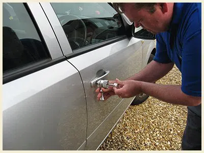 Lyndhurst  Locksmith Service Lyndhurst, NJ 201-402-2713 - 14a-car-locksmith